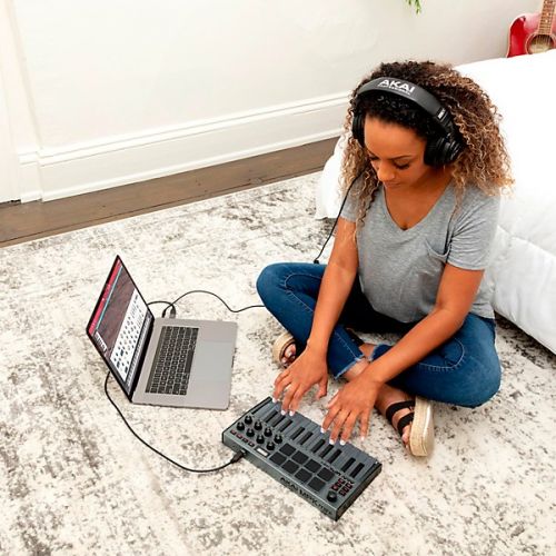 MIDI клавиатура AKAI MPK Mini MK3 Grey