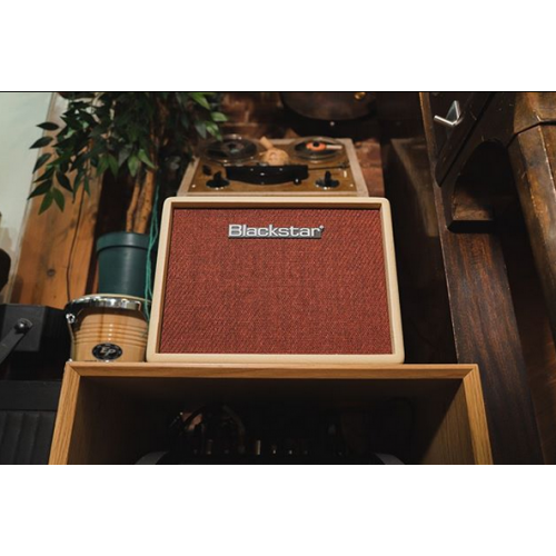 Гитарный комбоусилитель Blackstar Debut 15E Cream