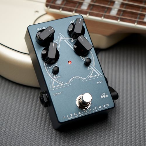 Педаль Darkglass Electronics Alpha Omicron