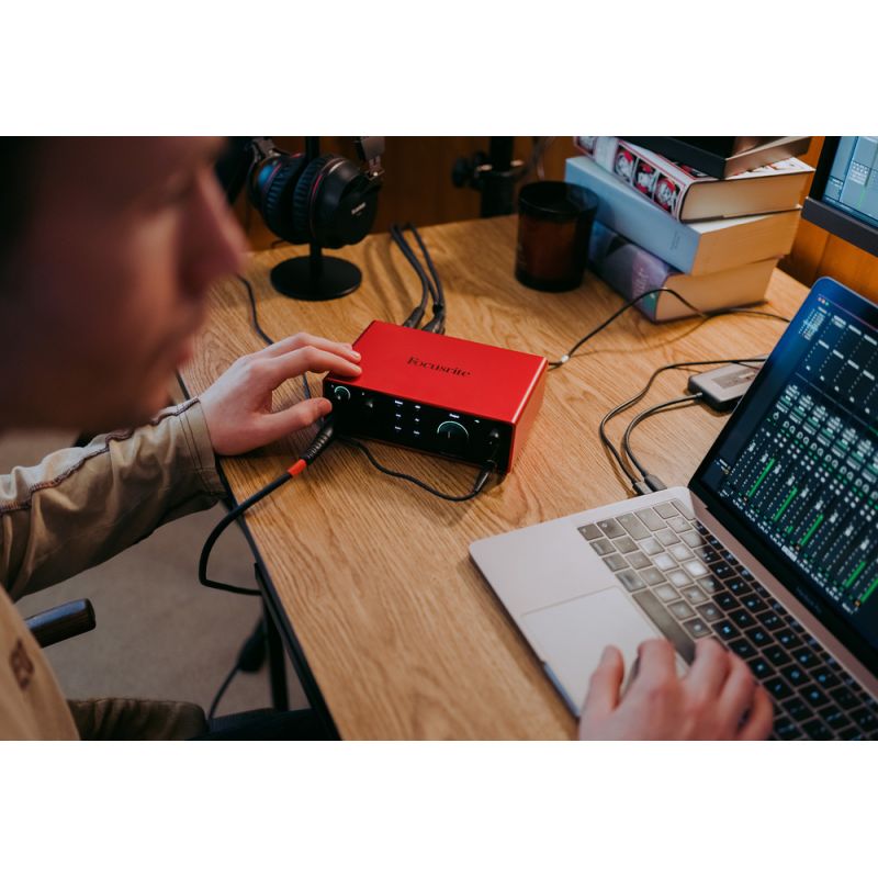 Звуковая карта Focusrite Scarlett 2i2 4th Gen • лучшая цена • купить в ...