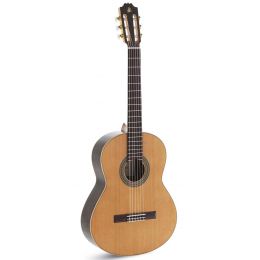Классическая гитара ADMIRA A8