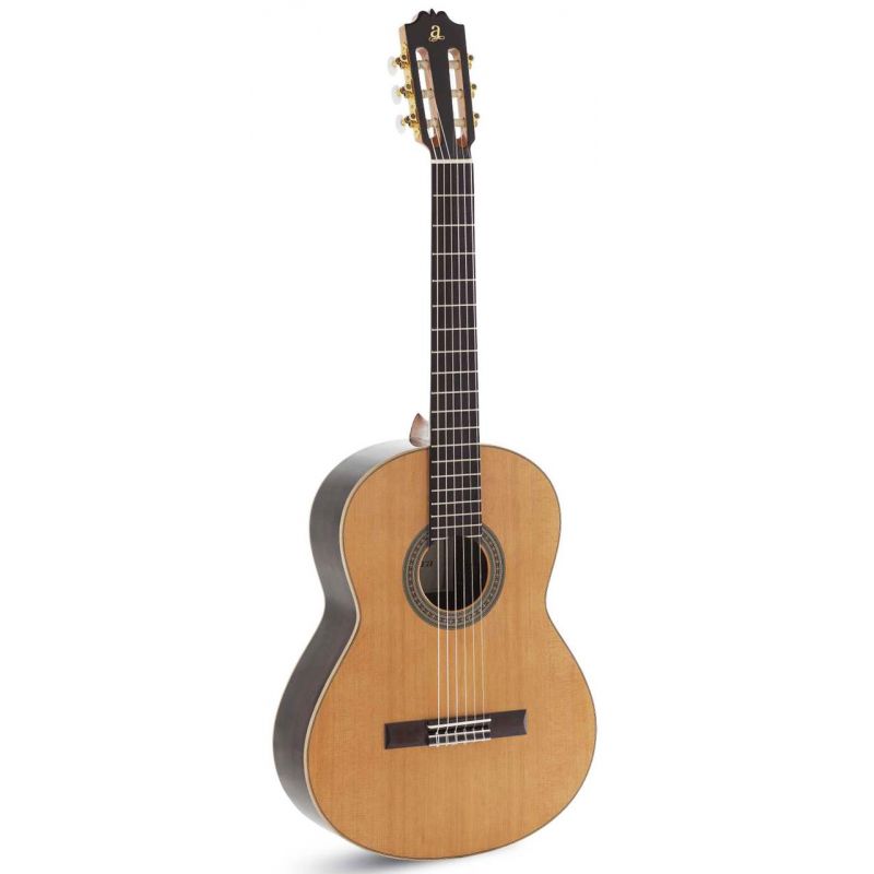 Классическая гитара ADMIRA A8
