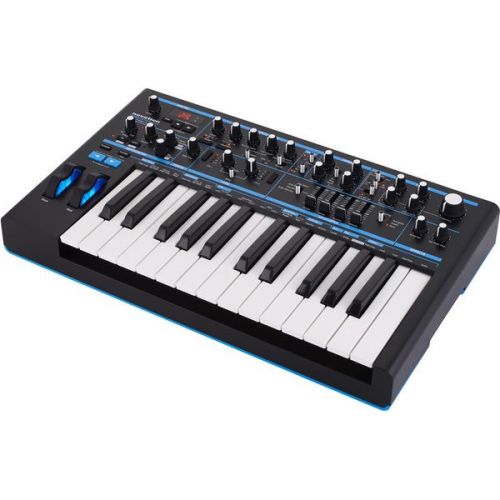 Синтезатор NOVATION BASS STATION II