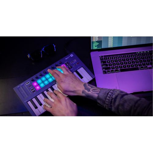MIDI клавиатура NOVATION FLkey Mini