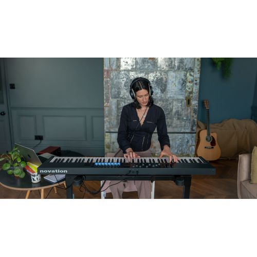 MIDI клавиатура Novation Launchkey 88 MK4