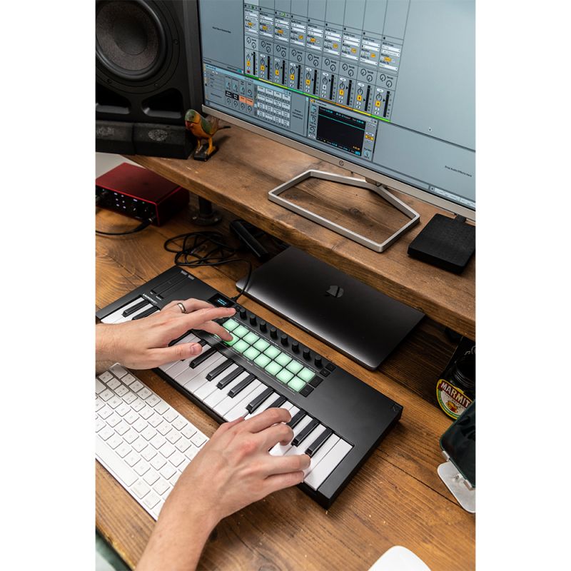 ◁ MIDI ( миди) клавиатура NOVATION Launchkey Mini 37 MK4 • лучшая