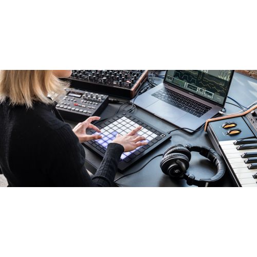 NOVATION Launchpad Pro MK3 MIDI контроллер