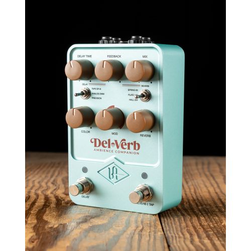 Педаль эффектов Universal audio del-verb ambience companion